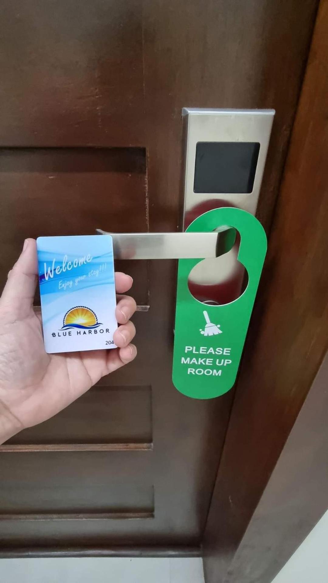Blue Harbor Hotel Calapan Extérieur photo